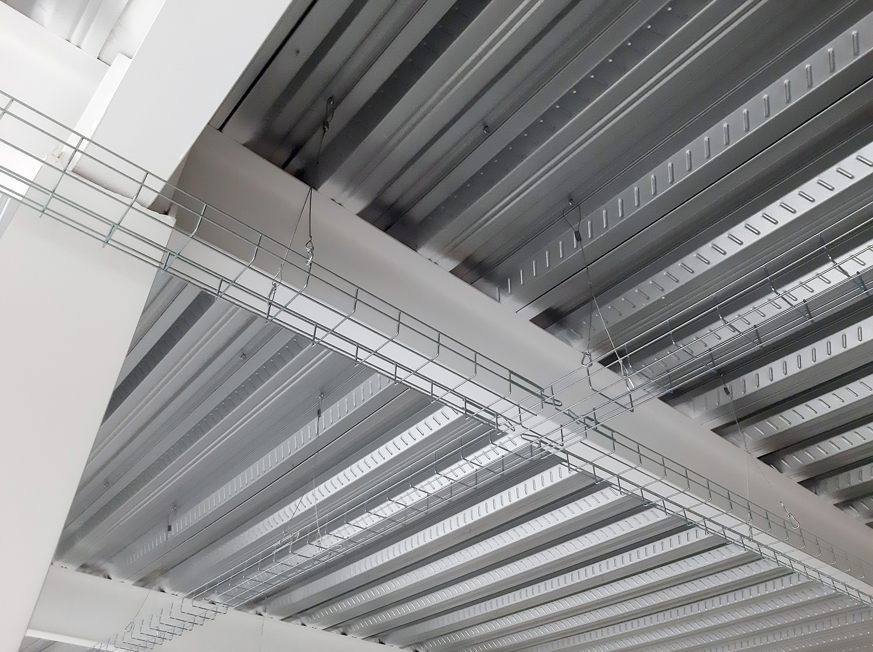 Zip-Clip Y-It suspension solution